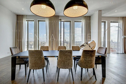 4-room apartment, 253 m² — 4