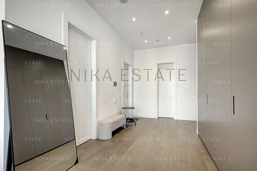 4-room apartment, 253 m² — 12