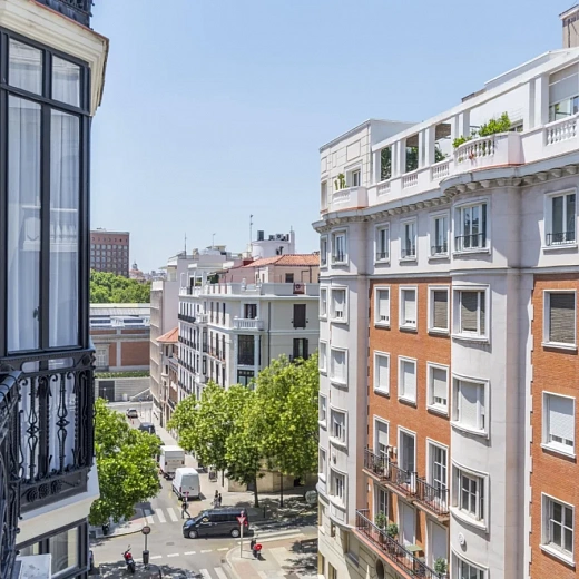Calle de Alberto Bosch, Jerónimos — авторская резиденция с видом на парк Retiro — 16
