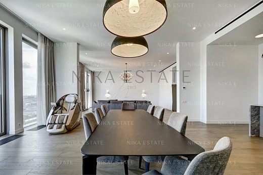 4-room apartment, 253 m² — 3
