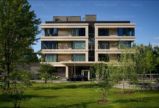 4-room apartment, 202 m² — 2