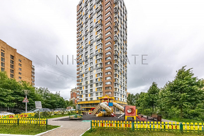 Угловая планировка, 4 спальни