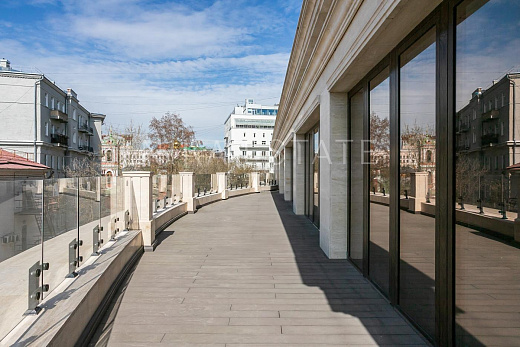 6-room apartment, 665 m² — 22