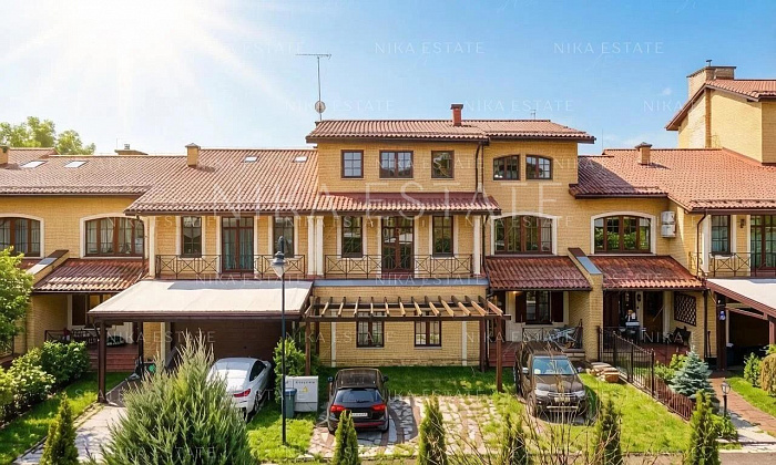 Townhouse, 513 m²