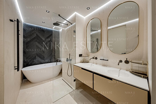 Elegance of the Highest Class! — 18